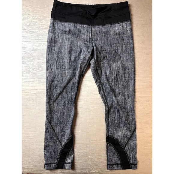 Lululemon Inspire Crop II Leggings Women 4 Black Dune Burlap Print All Luxtreme - Picture 2 of 6